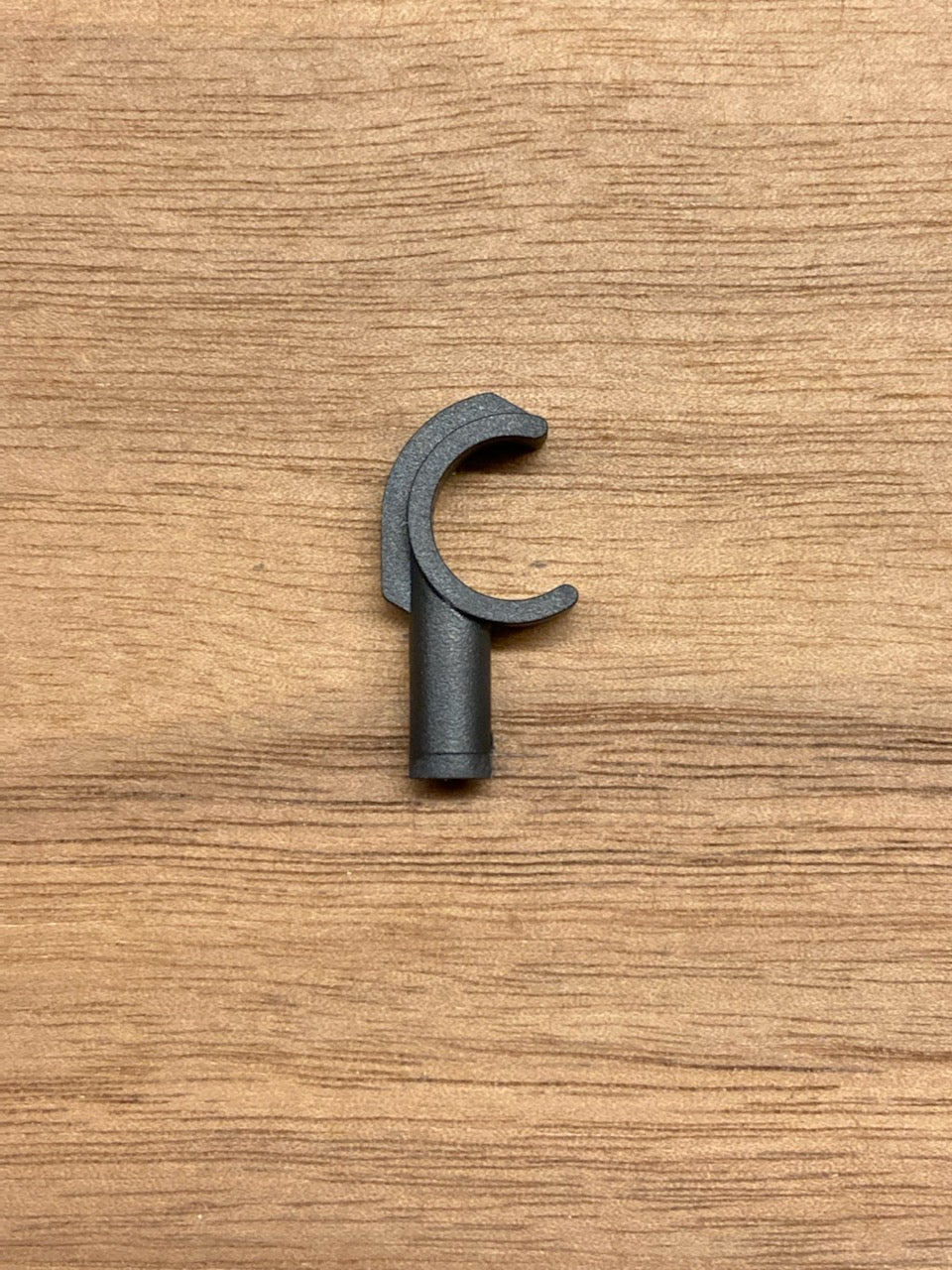 Tone arm dock for vertical turntable and vertical Bluetooth turntable.