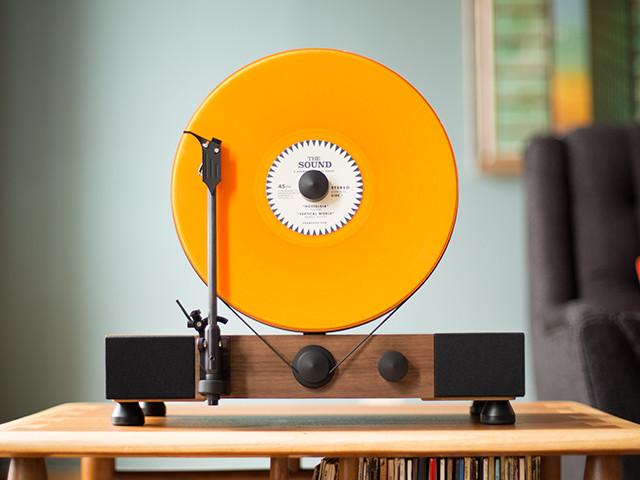 Gramovox Classic Floating Record vertical turntable - Walnut